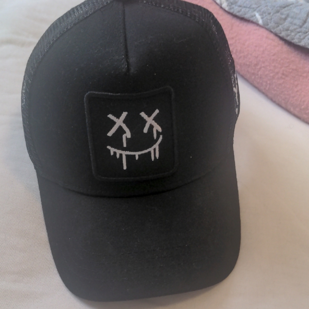 Women Black Trucker Hat with Smiley Face